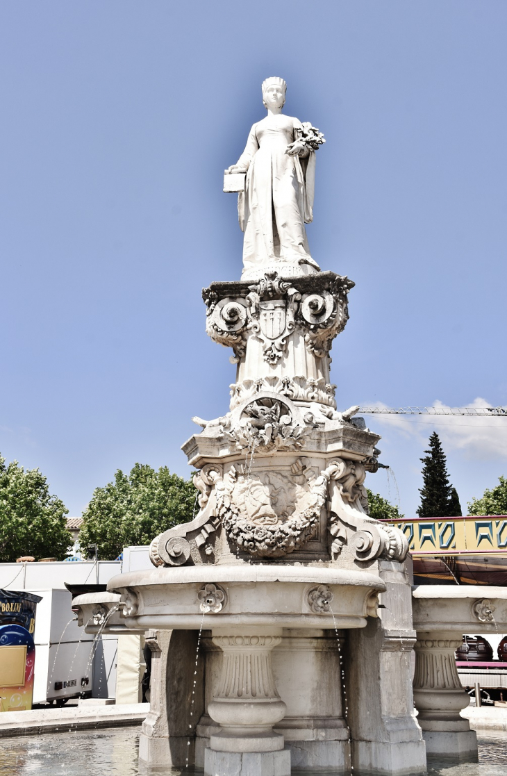 Fontaine - Bourg-Saint-Andéol