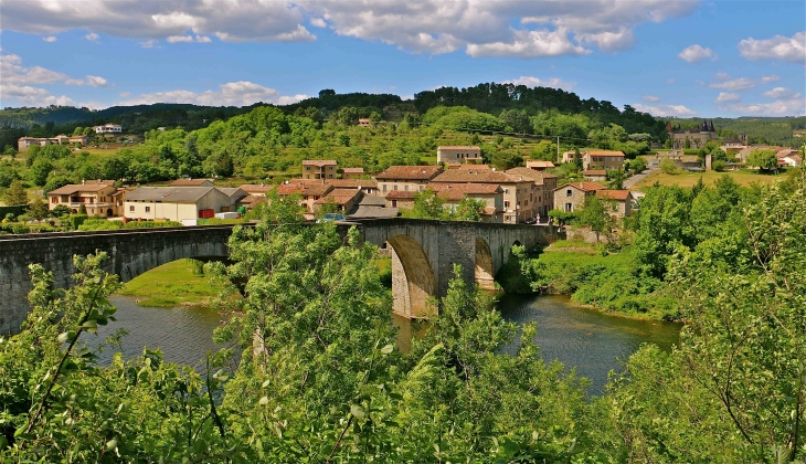 Le pont gothique sur le Chassezac - Chambonas