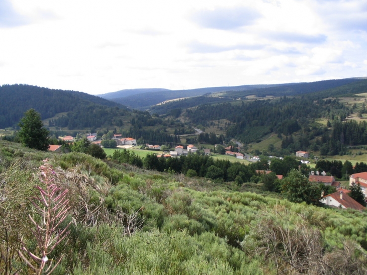 La route d'Aubenas et l'Espezonnette - Lanarce