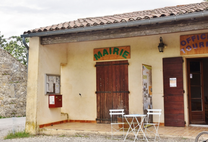 La Mairie - Larnas