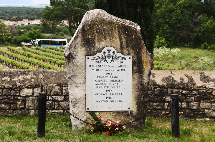 Monument-aux-Morts - Larnas