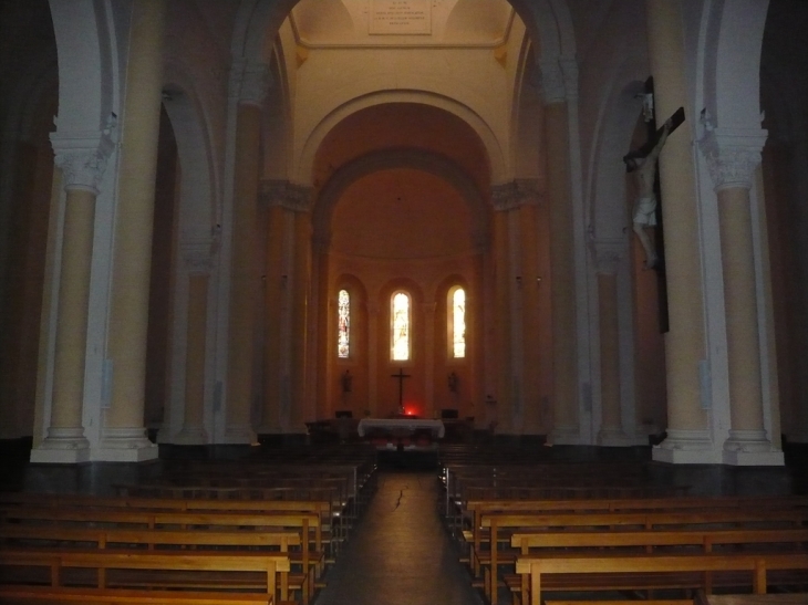 Eglise (intérieur) - Le Teil