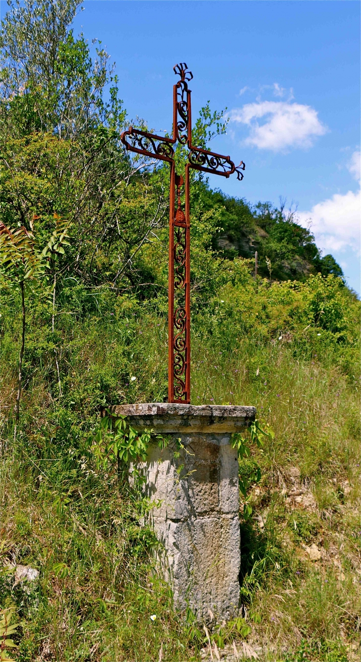 Croix de chemin à Chassagnes - Les Vans