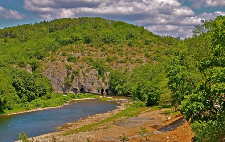 L'amont-de-la-riviere-chassezac - Les Vans