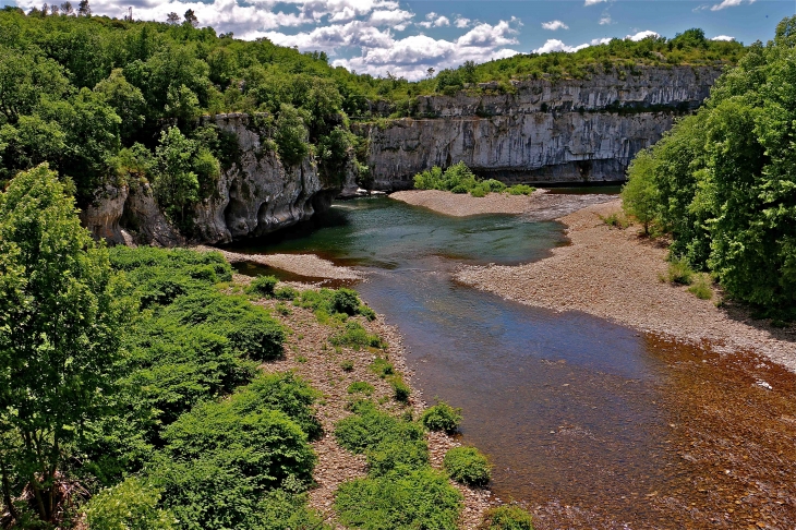 L'aval de la rivière Chassezac - Les Vans