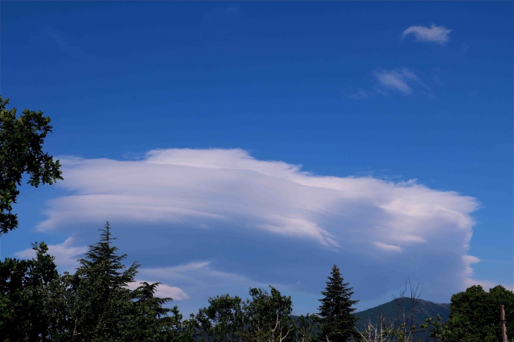 Nuage au dessus des Vans - Les Vans