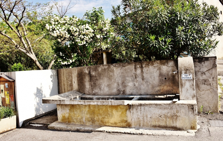 Le Lavoir - Rochecolombe