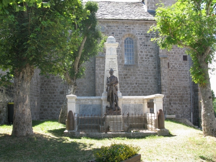 Le monoument aux morts - Sagnes-et-Goudoulet