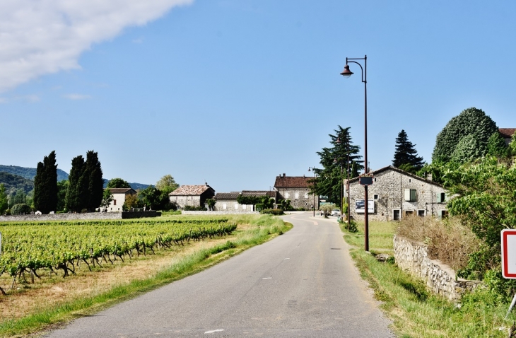 Le Village - Saint-Alban-Auriolles