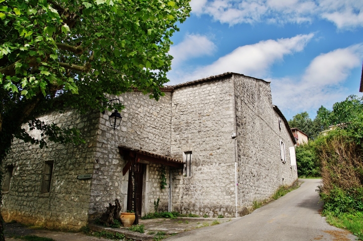 Le Village - Saint-Alban-Auriolles