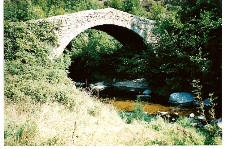 Le pont - Saint-Andéol-de-Vals