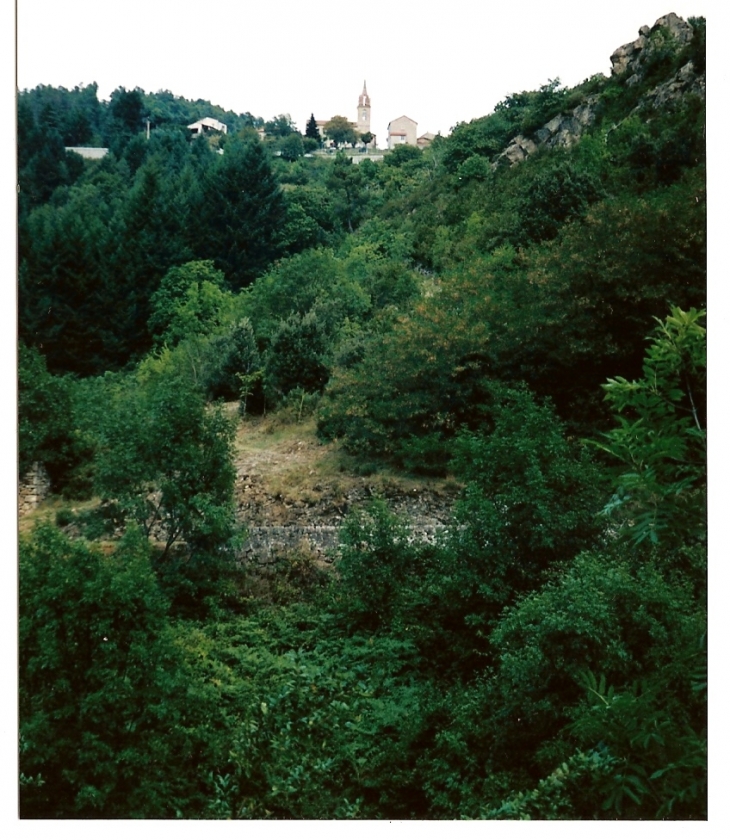 Le village vu de la route - Saint-Andéol-de-Vals