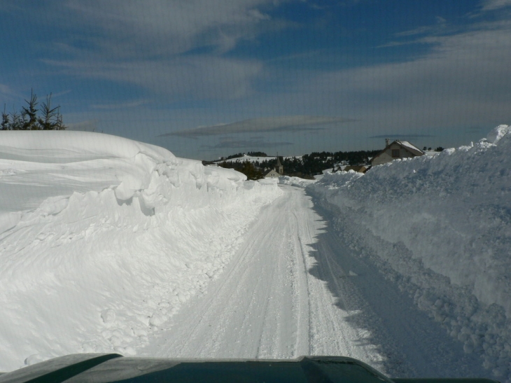 Entrée de St Clément sous la neige - Février 2009 - Saint-Clément