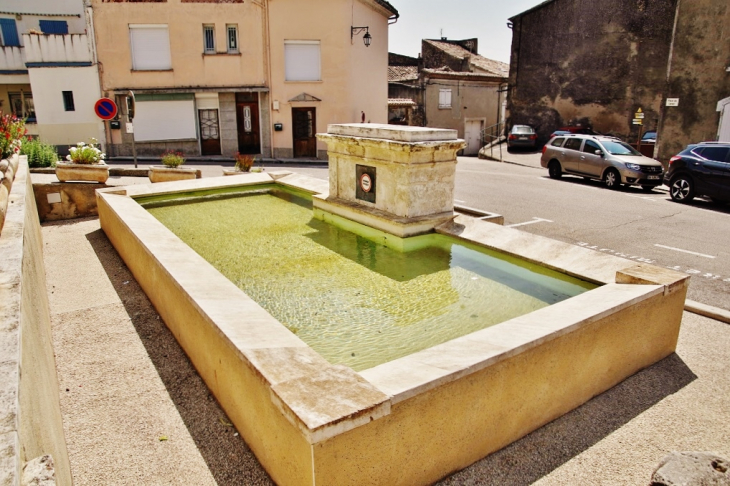 Fontaine - Saint-Just