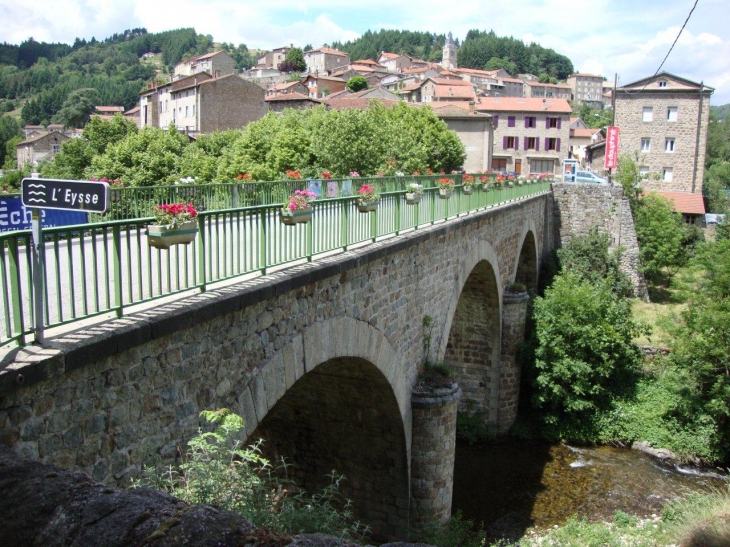 Saint-Martin-de-Valamas (07310) pont sur l'Eysse