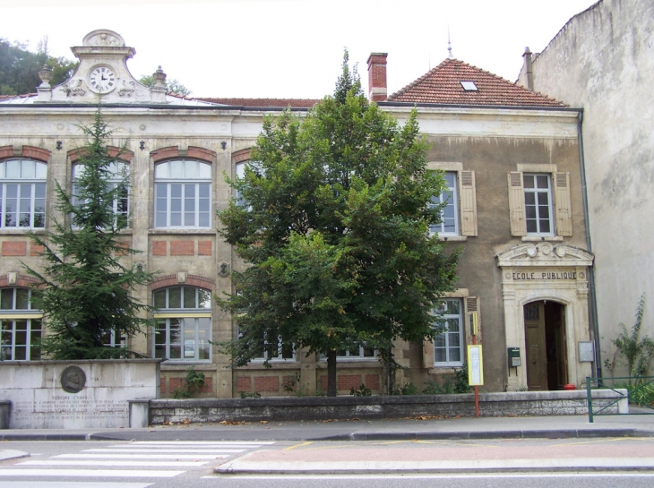 L'école  public - Serrières