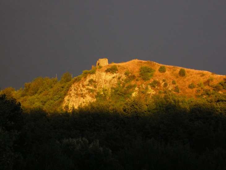 Soleil d'orage sur la tour - Soyons