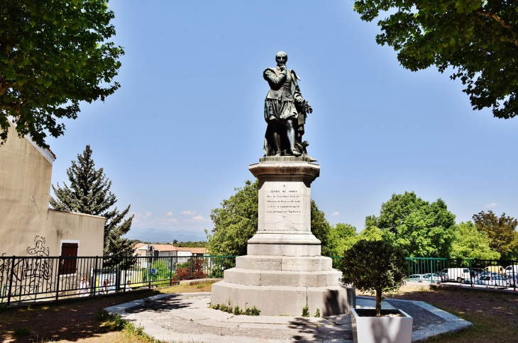 Statue - Villeneuve-de-Berg