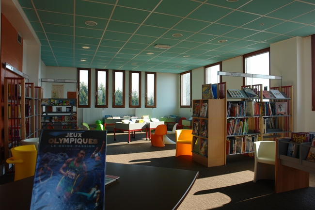 La bibliothèque récement construite - Albon