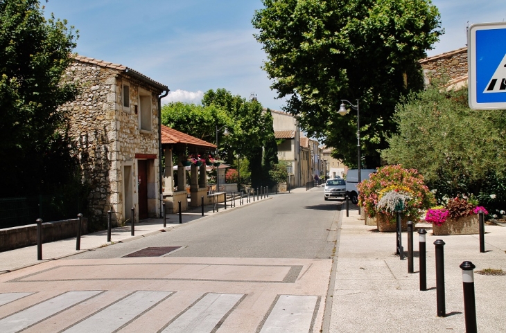 Le Village - Allan