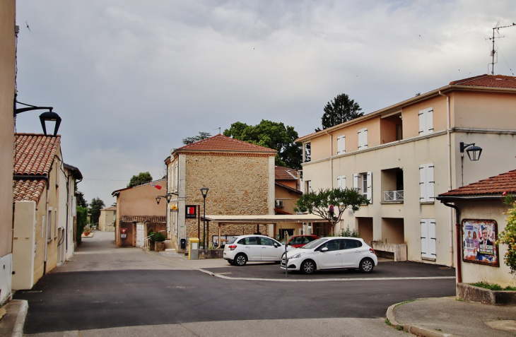 La Commune - Chanos-Curson