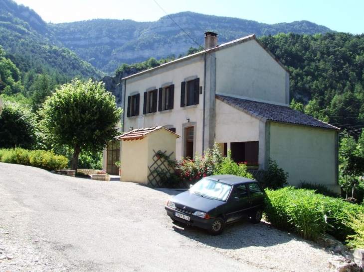 Mairie - Charens