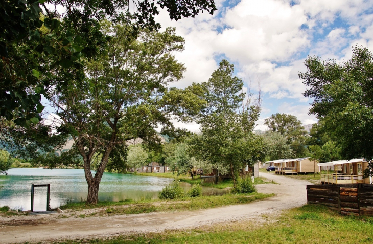 Camping Le Lac Bleu - Châtillon-en-Diois