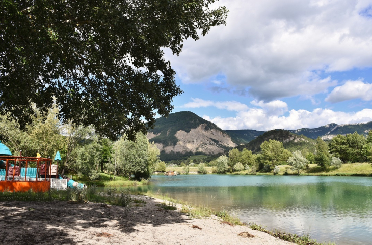 Camping Le Lac Bleu - Châtillon-en-Diois