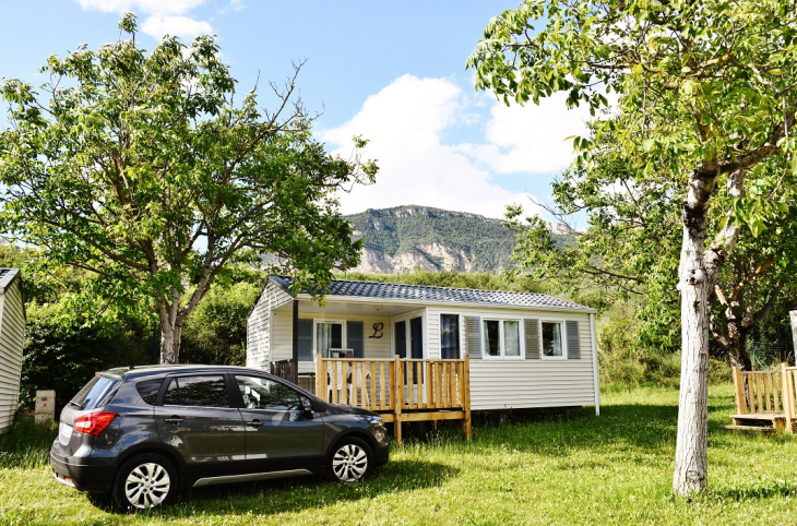 Camping Le Lac Bleu - Châtillon-en-Diois