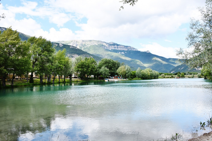 Camping Le Lac Bleu - Châtillon-en-Diois