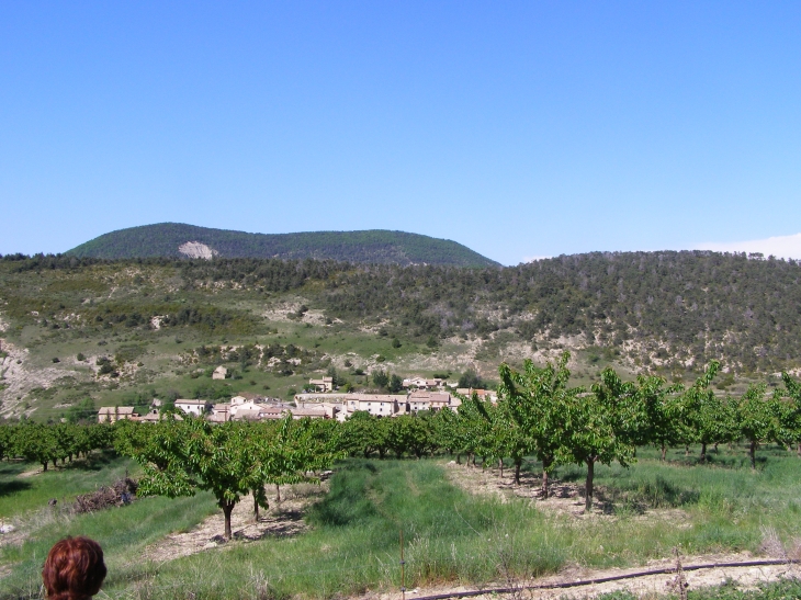 Au loin Chauvac - Chauvac-Laux-Montaux