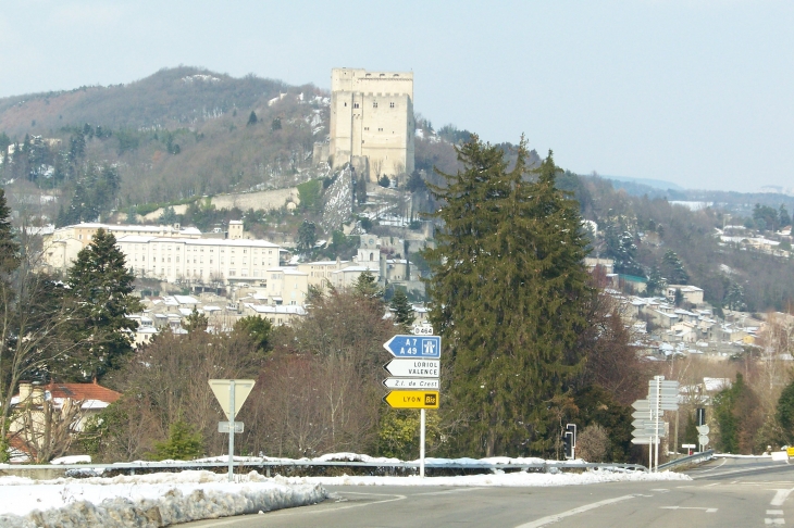 La tour ou donjon de Crest