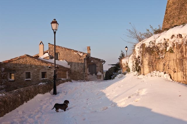 Grignan Chemin de Ronde sous la neige