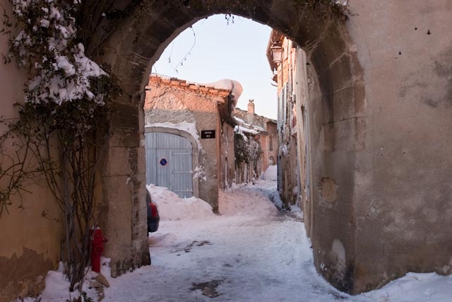 Grignan Grand'Rue enneigée