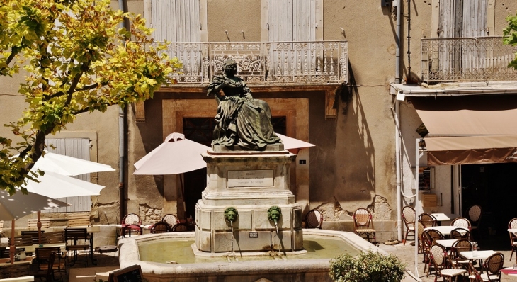 Fontaine ( Marquise-de-Sévigné ) - Grignan