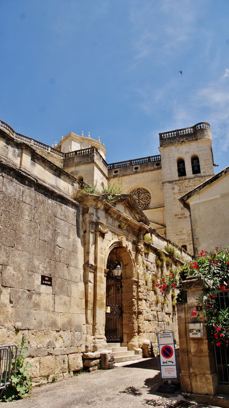 Abbatiale Saint-Sauveur - Grignan