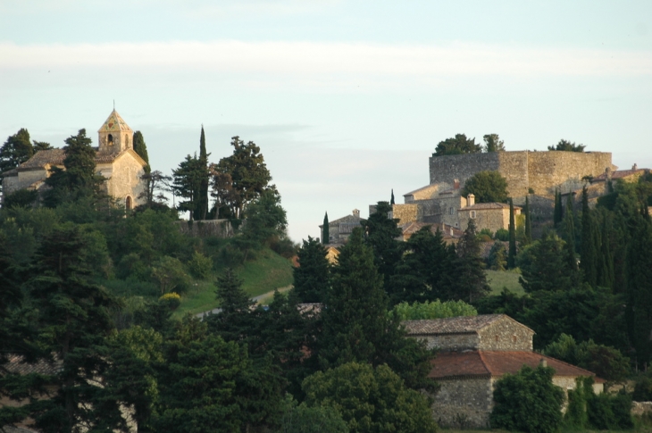 Vieux Village et chapelle St Michel - La Laupie