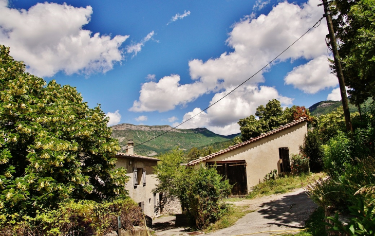 La Commune - La Motte-Chalancon