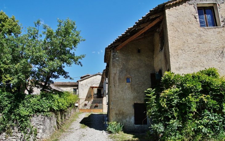 La Commune - Laval-d'Aix