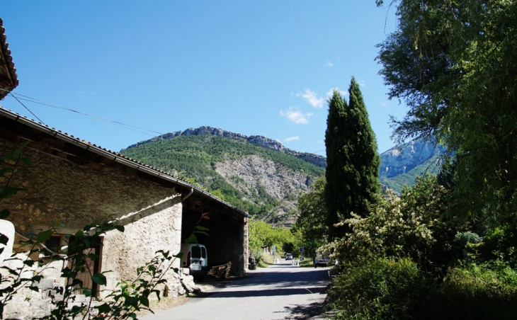 La Commune - Laval-d'Aix