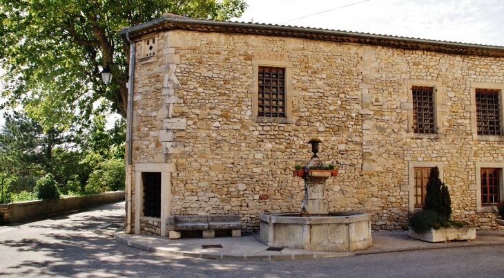 La Fontaine - Le Pègue