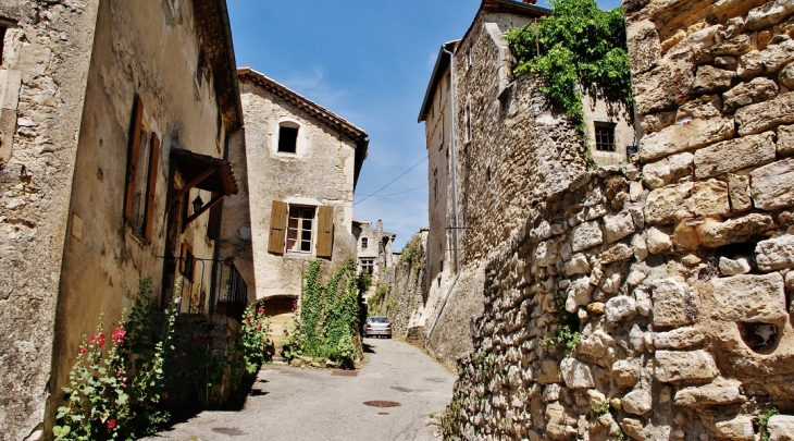 Le Village - Le Poët-Laval