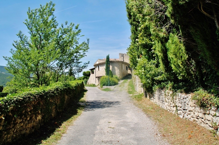 Le Village - Le Poët-Laval