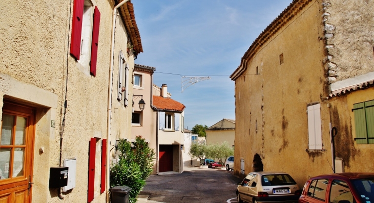 Le Village - Les Granges-Gontardes