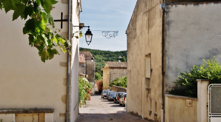 Le Village - Les Granges-Gontardes