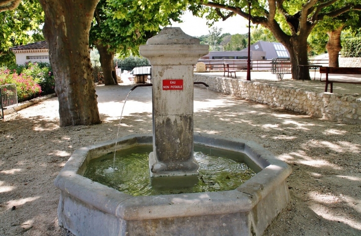 Fontaine - Les Granges-Gontardes