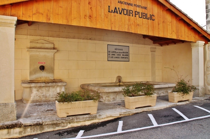 Lavoir - Les Granges-Gontardes