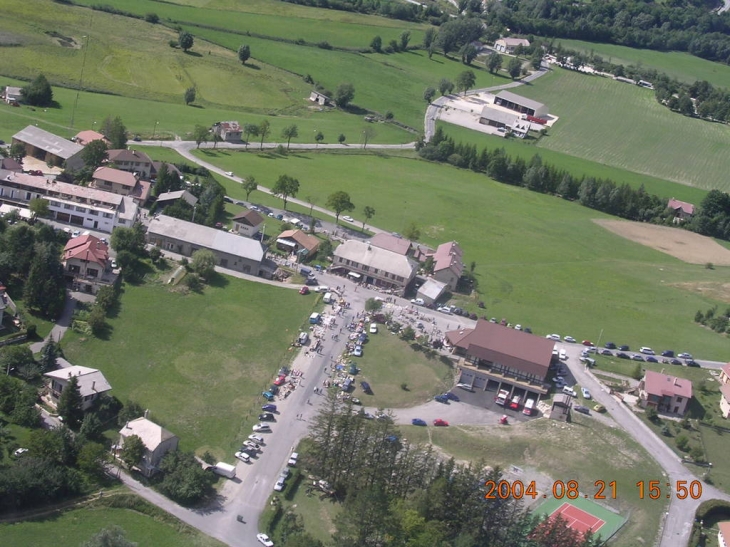 Vue hélico de Lus la croix haute - Lus-la-Croix-Haute