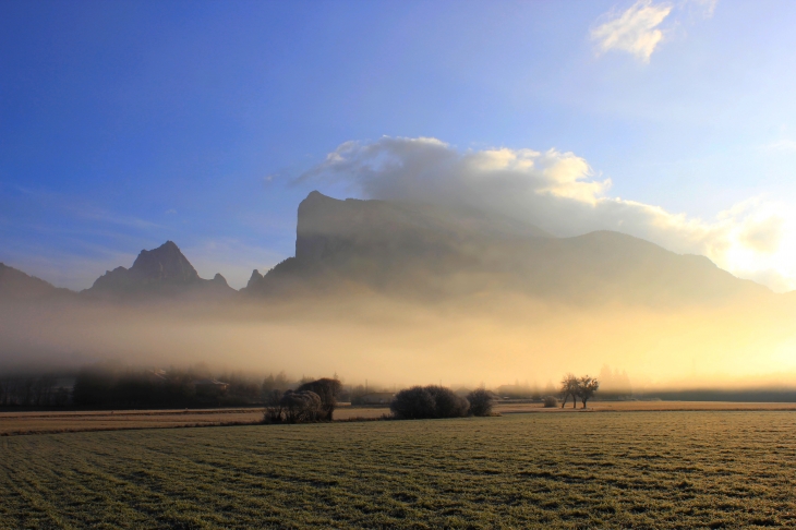 Lever de soleil sur le bassin de LUS - Lus-la-Croix-Haute