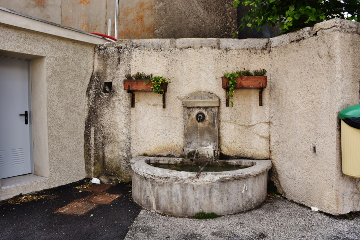 Fontaine - Lus-la-Croix-Haute